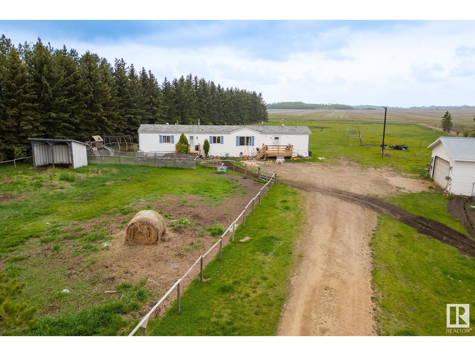 55524 RGE ROAD 261