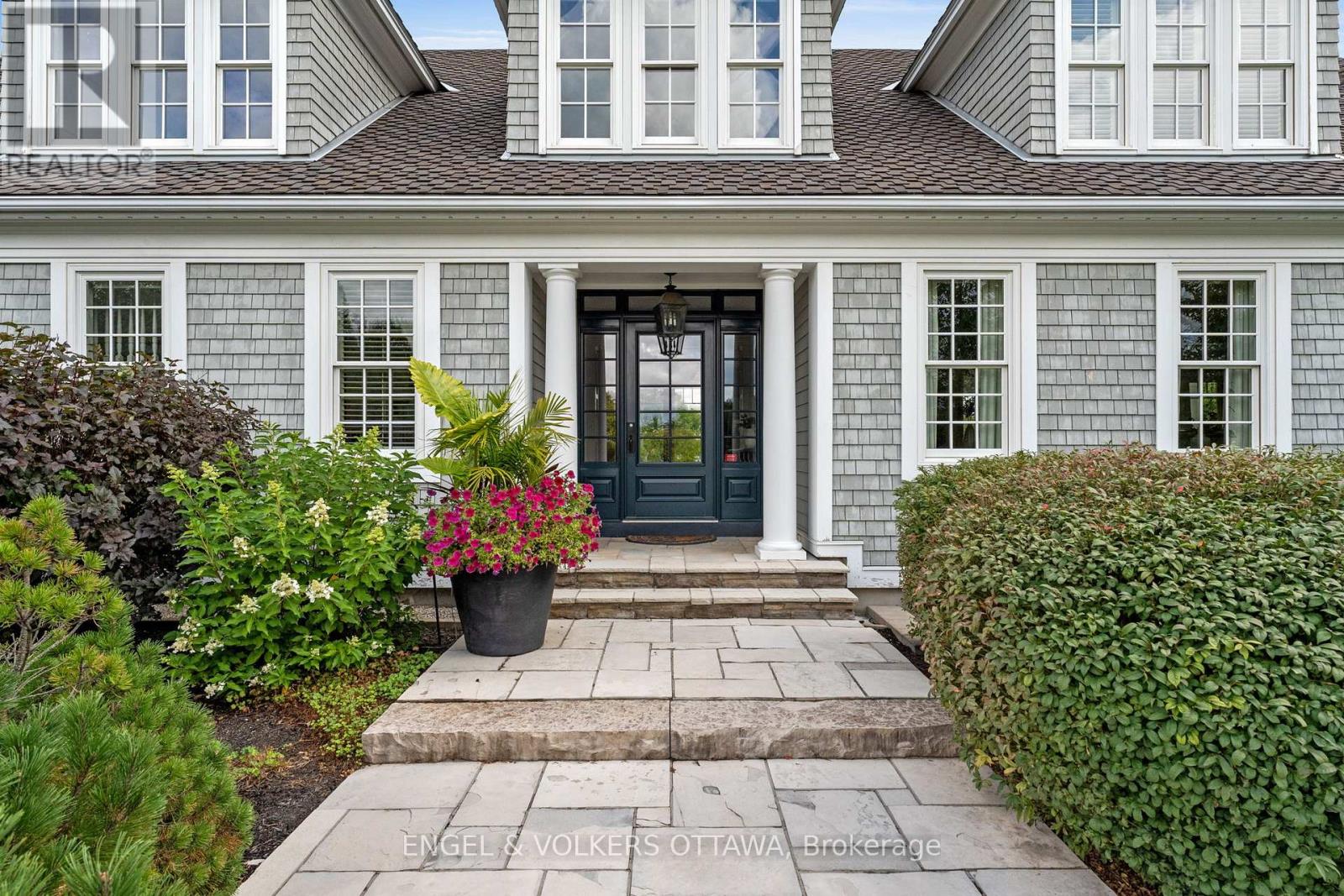 6029 RIDEAU VALLEY DRIVE N