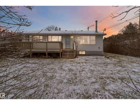 17 ROSS DR Fort Saskatchewan AB T8L3M9