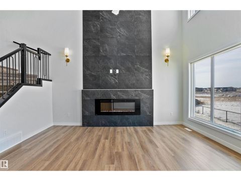 116 25 ST SW Edmonton AB T6X3K3