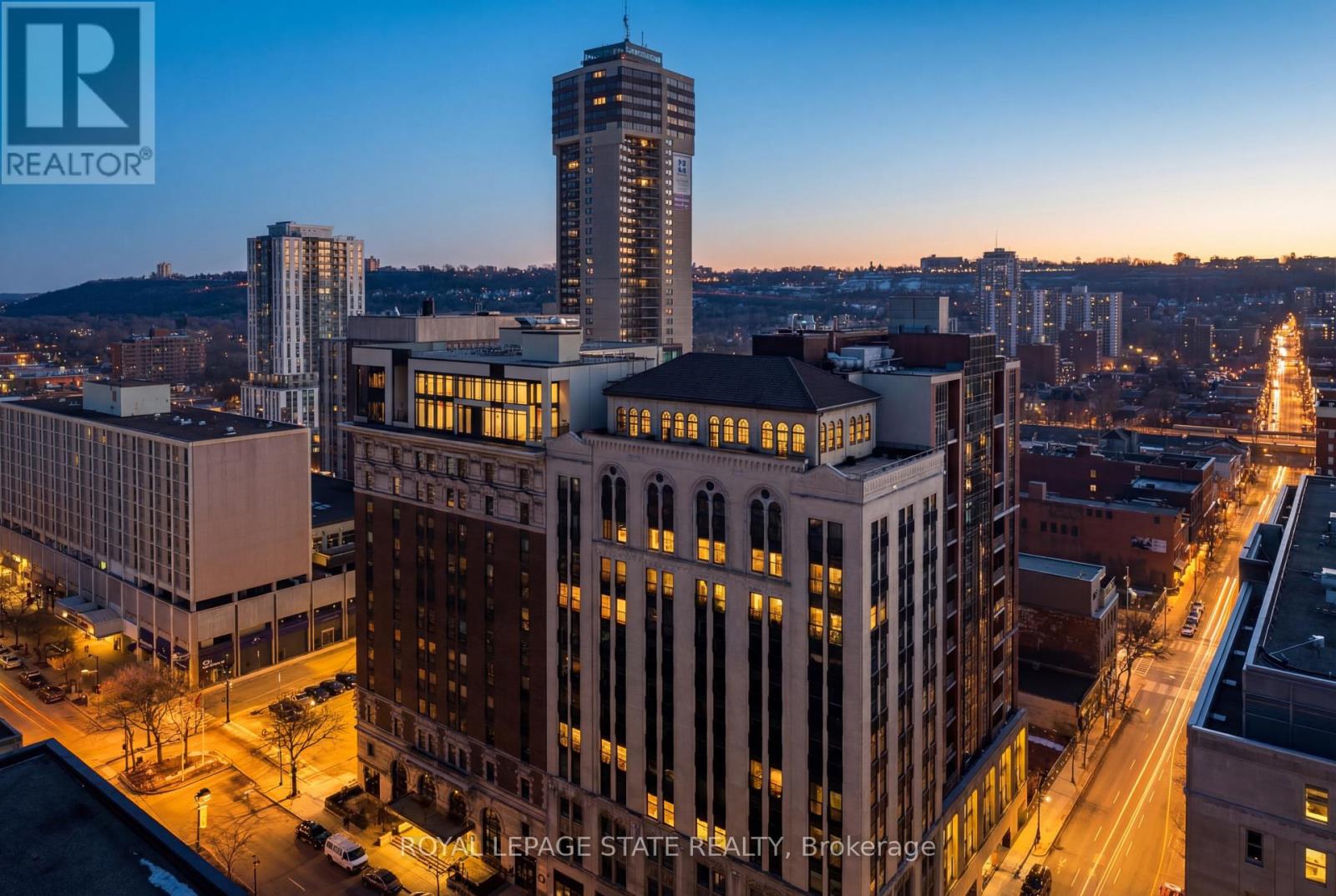 Photo 1 of 49 — PH4 - 112 KING STREET E Unit PH4, Hamilton (Beasley), ON L8N1A8