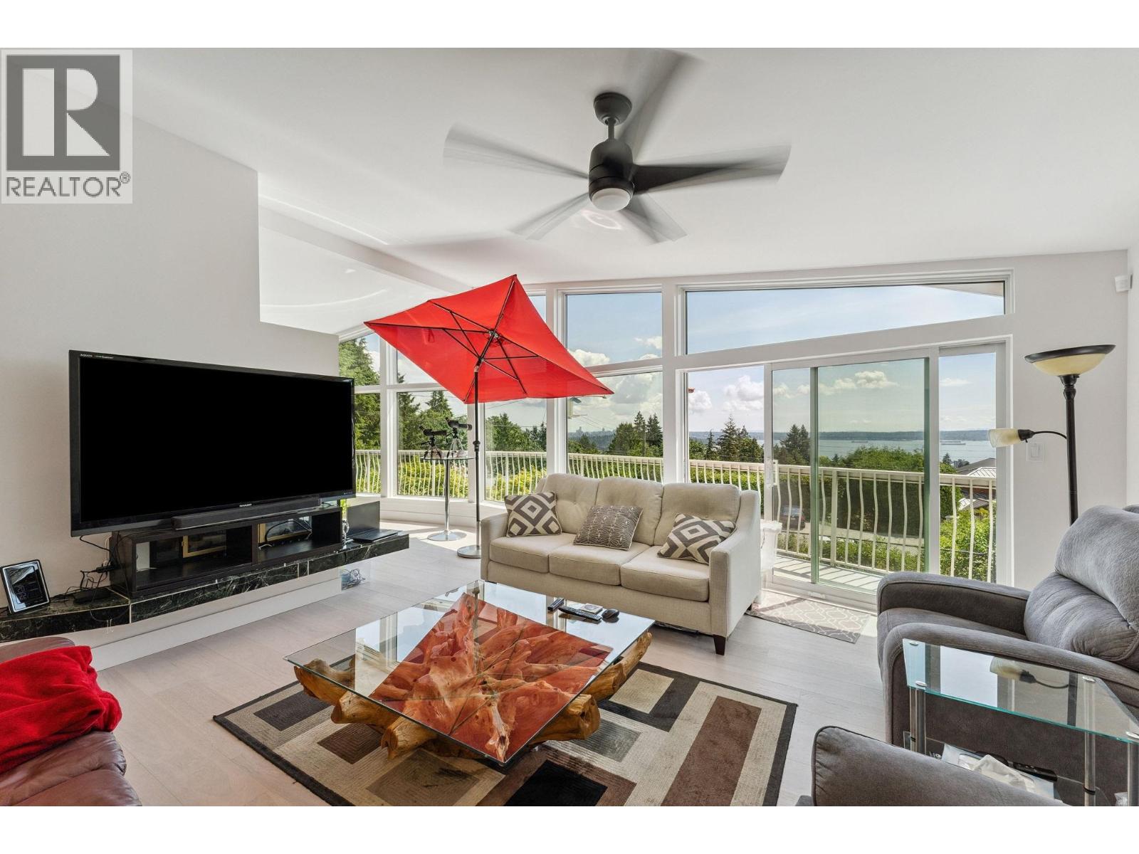 1725 ROSEBERY AVENUE