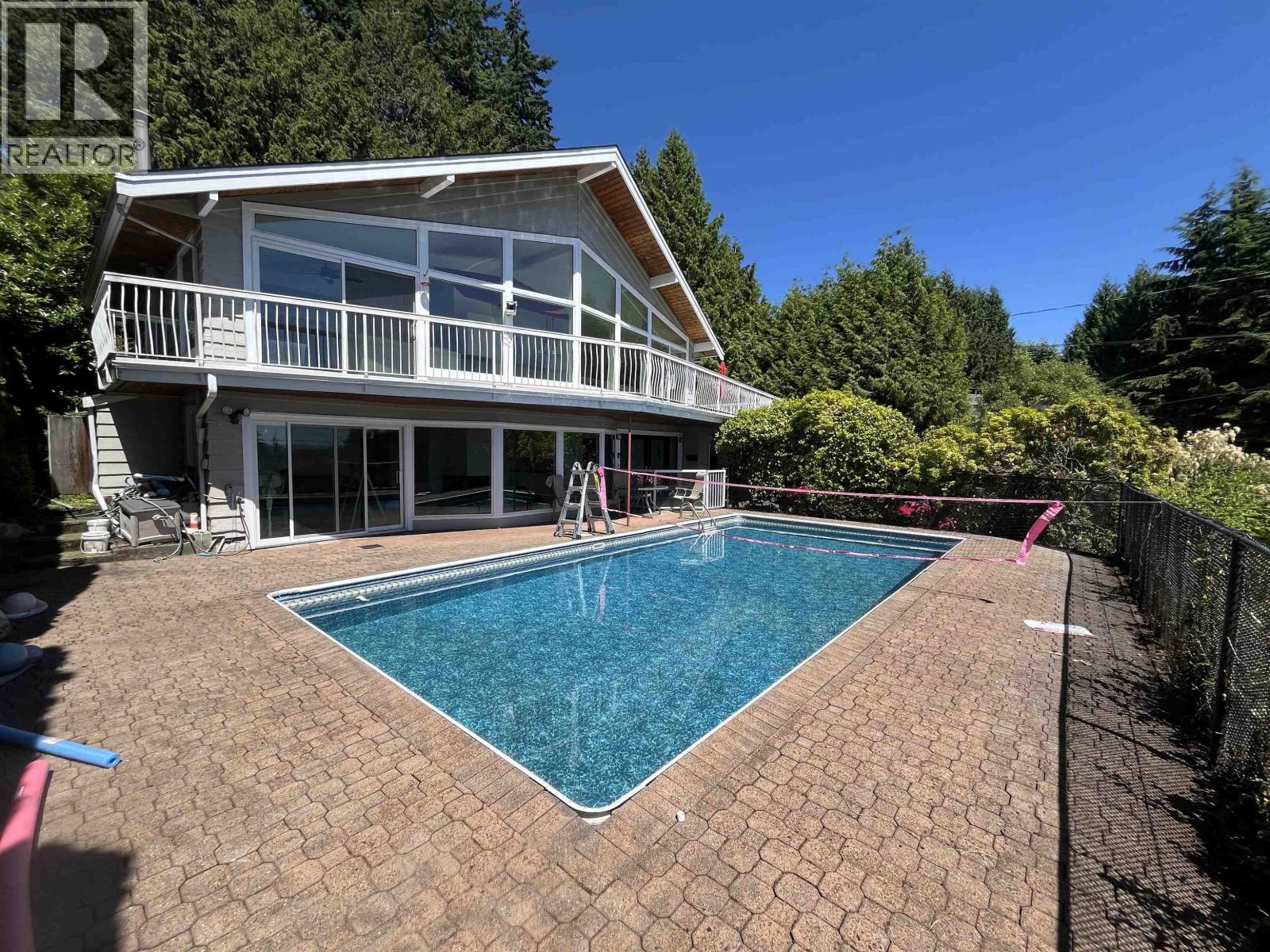 1725 ROSEBERY AVENUE