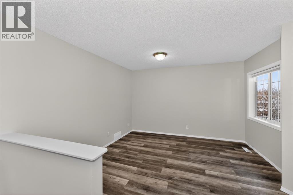 42 Royal Elm Drive NW