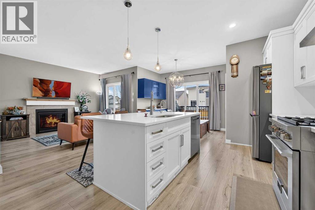 323 Skeena Crescent W