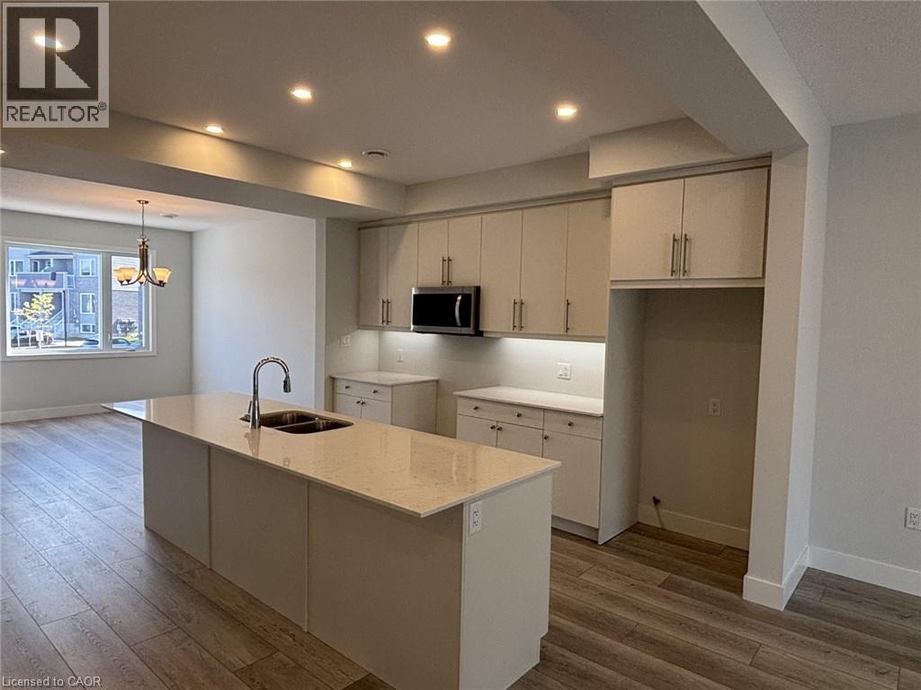 925 DEVERON Crescent Unit# 4