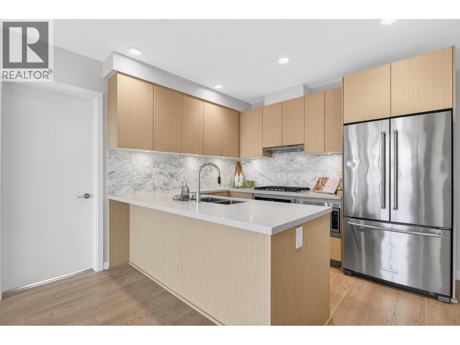 1706 530 WHITING WAY