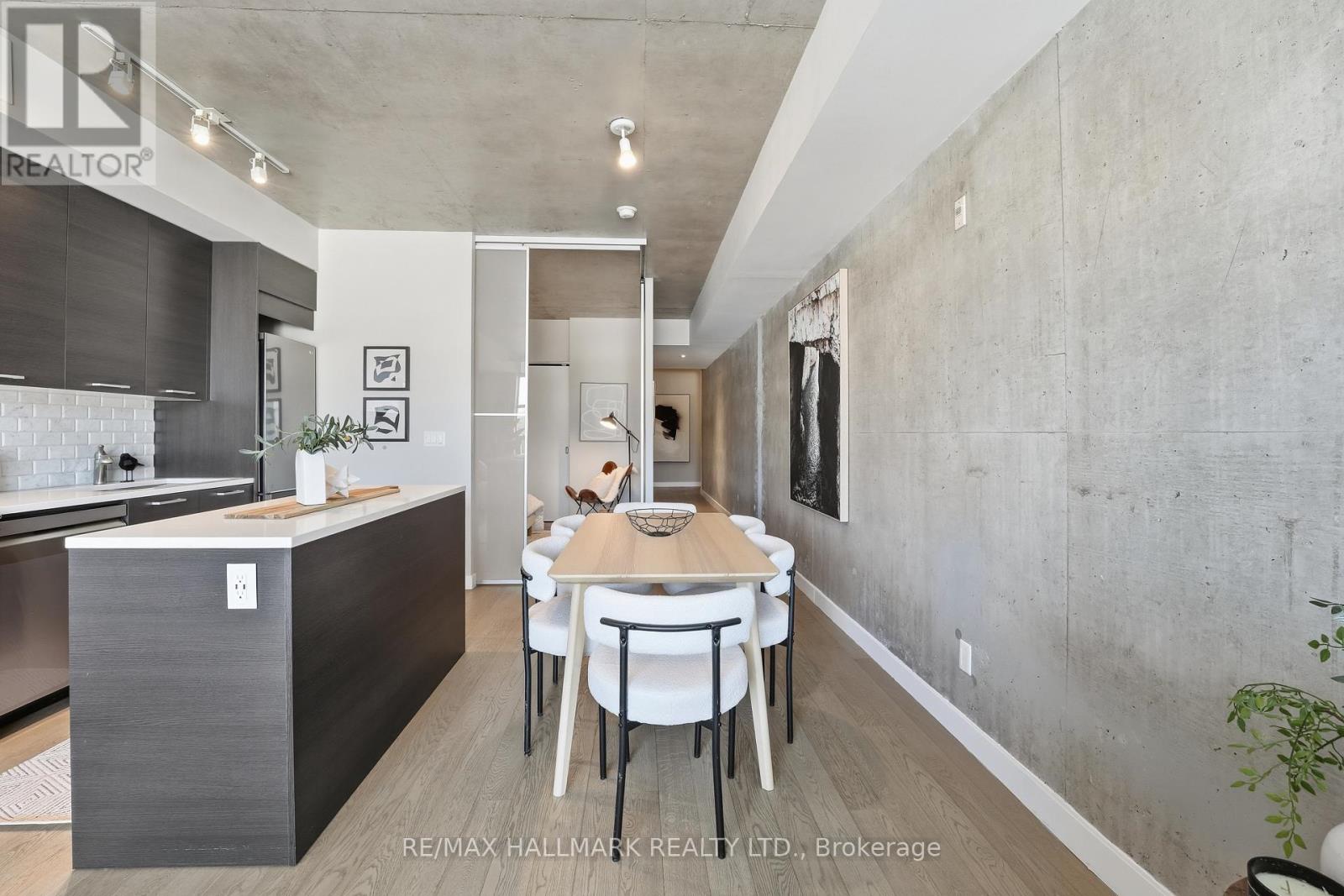 305 - 90 BROADVIEW AVENUE