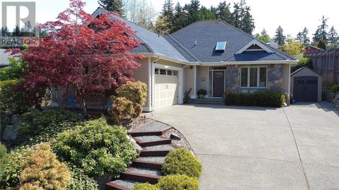 174 Sunningdale Rd E Qualicum Beach BC V9K1L1