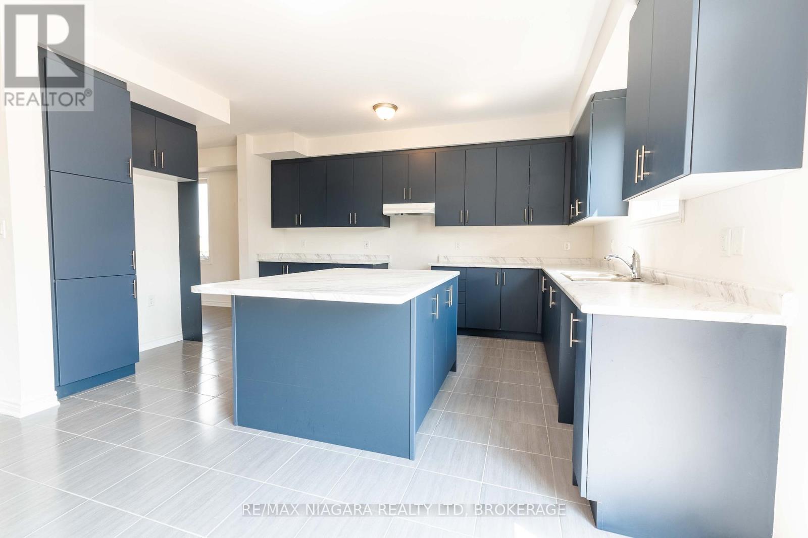 25 ORIOLE CRESCENT