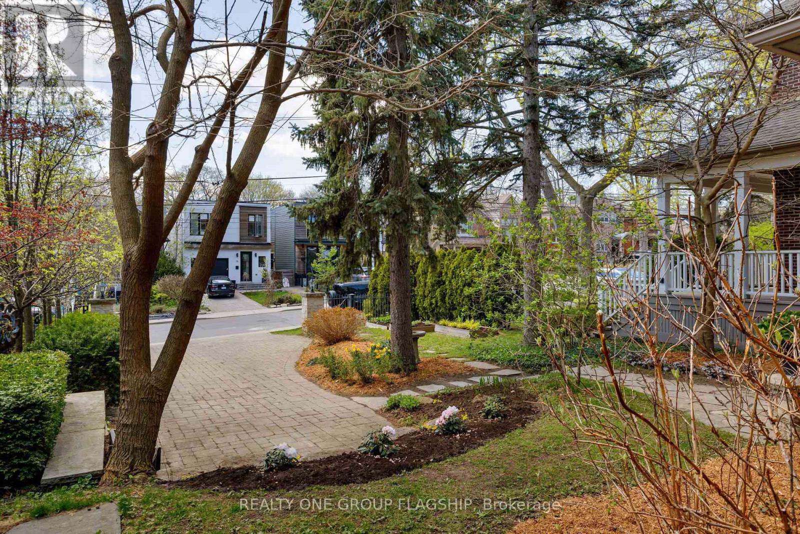 69 VICTORIA PARK AVENUE