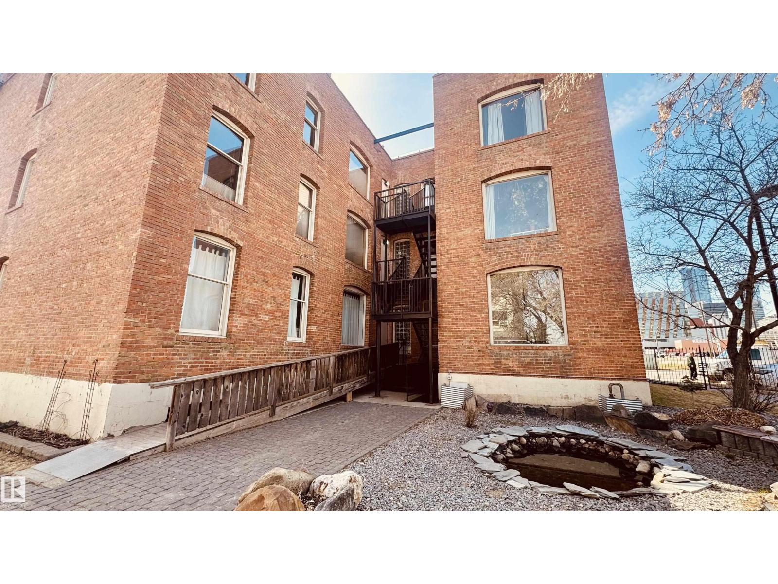 #203 10141 95 ST NW