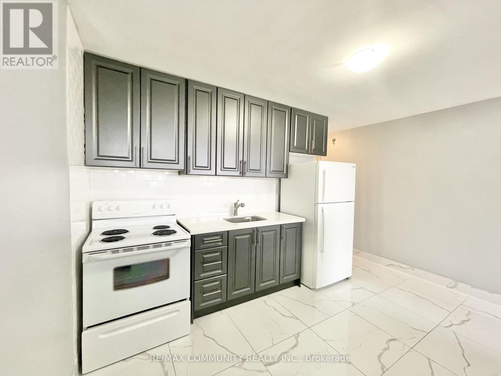 2 - 2624 EGLINTON AVENUE E