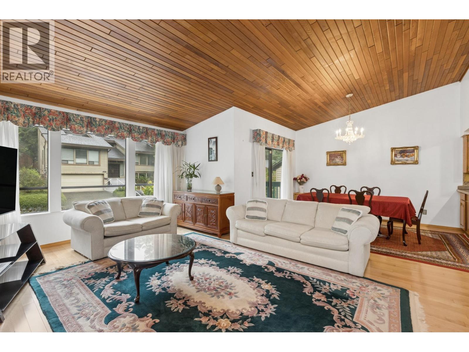 5609 WHITE PINE LANE