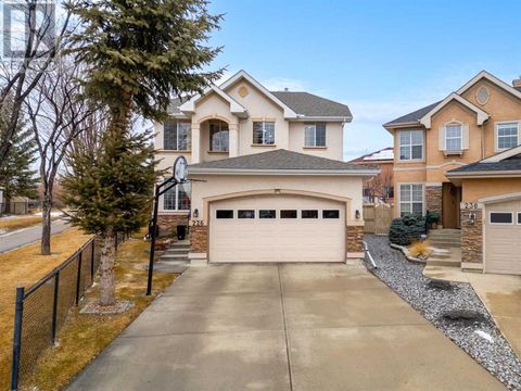 226 Everwillow Close SW Calgary AB T2Y4G6