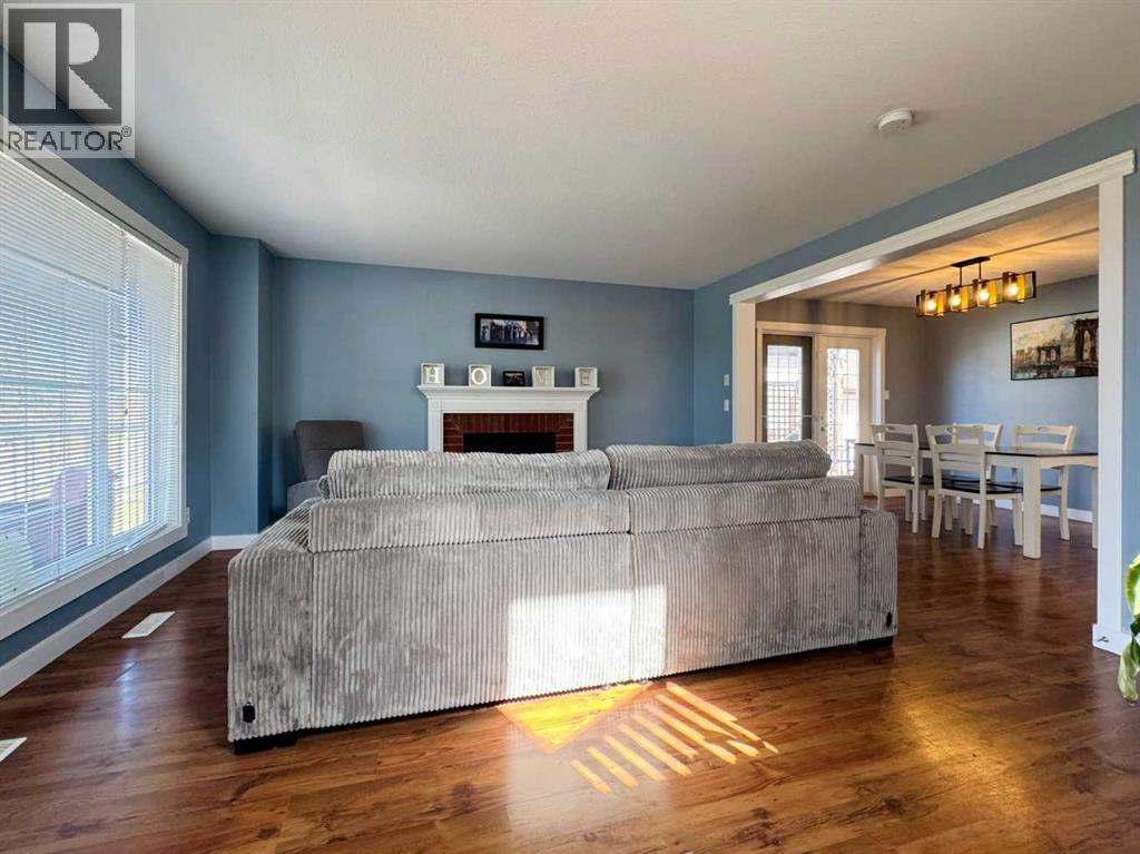 86 Riverstone Boulevard W
