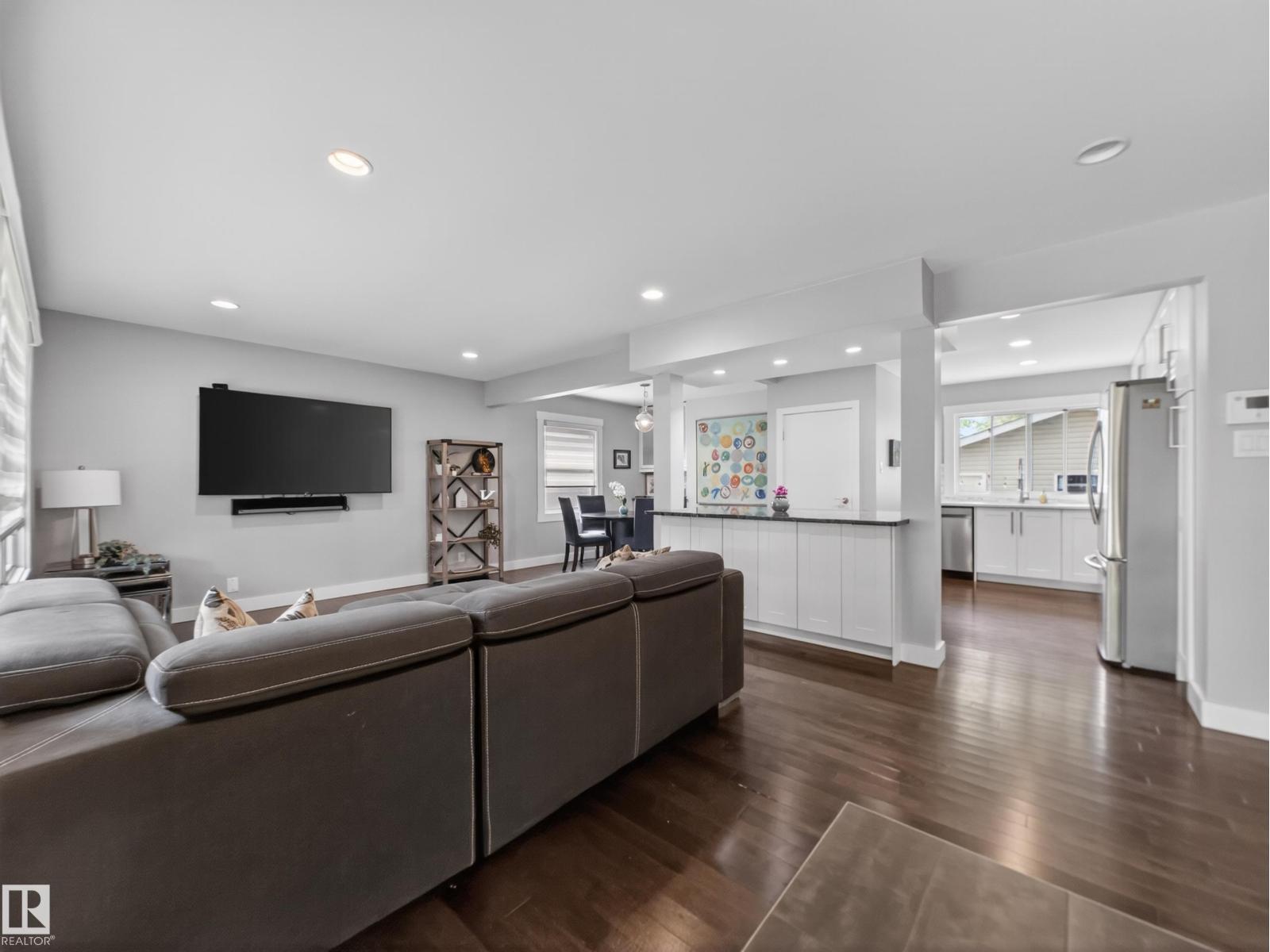 15803 83 AV NW