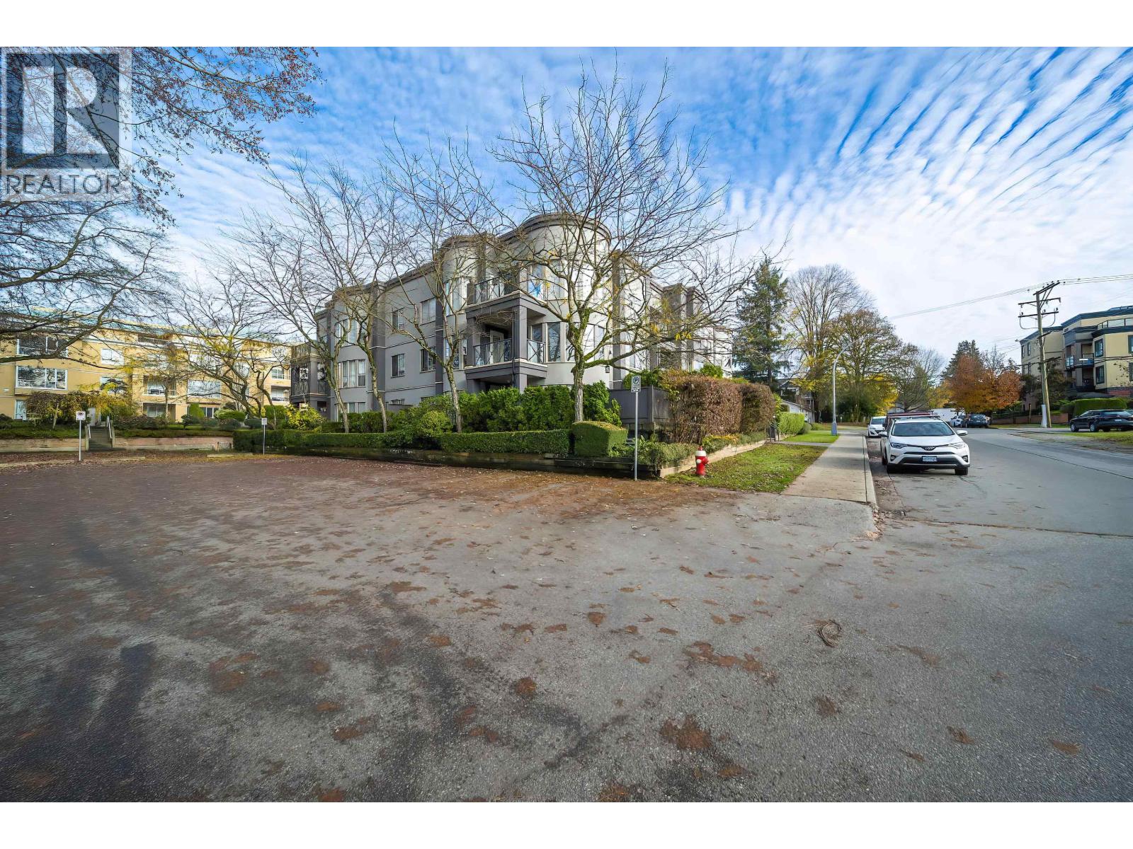 201 2345 CENTRAL AVENUE