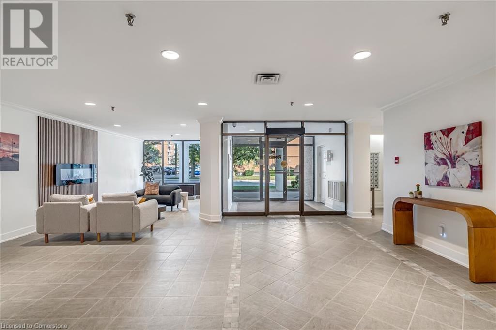 66 HIGH Street E Unit# 904