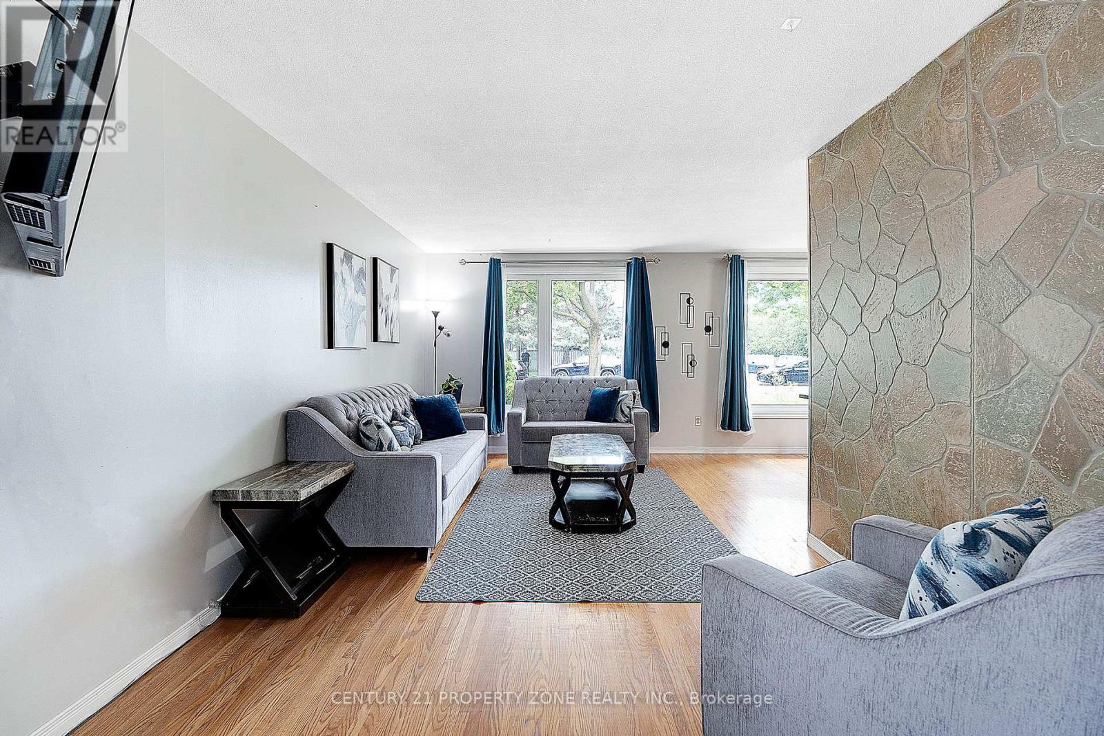 138 BERKINDALE DRIVE