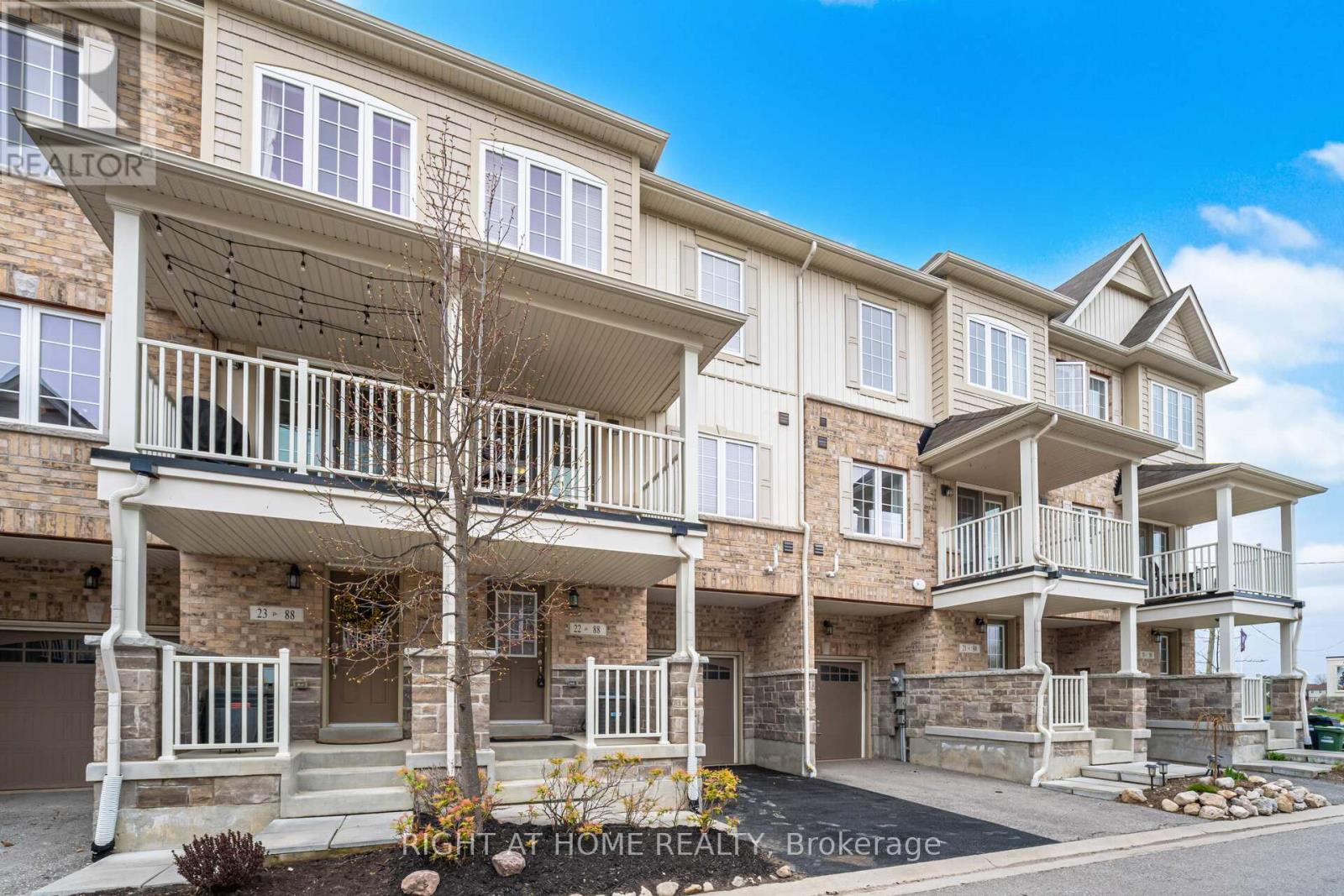 22 - 88 DECORSO DRIVE