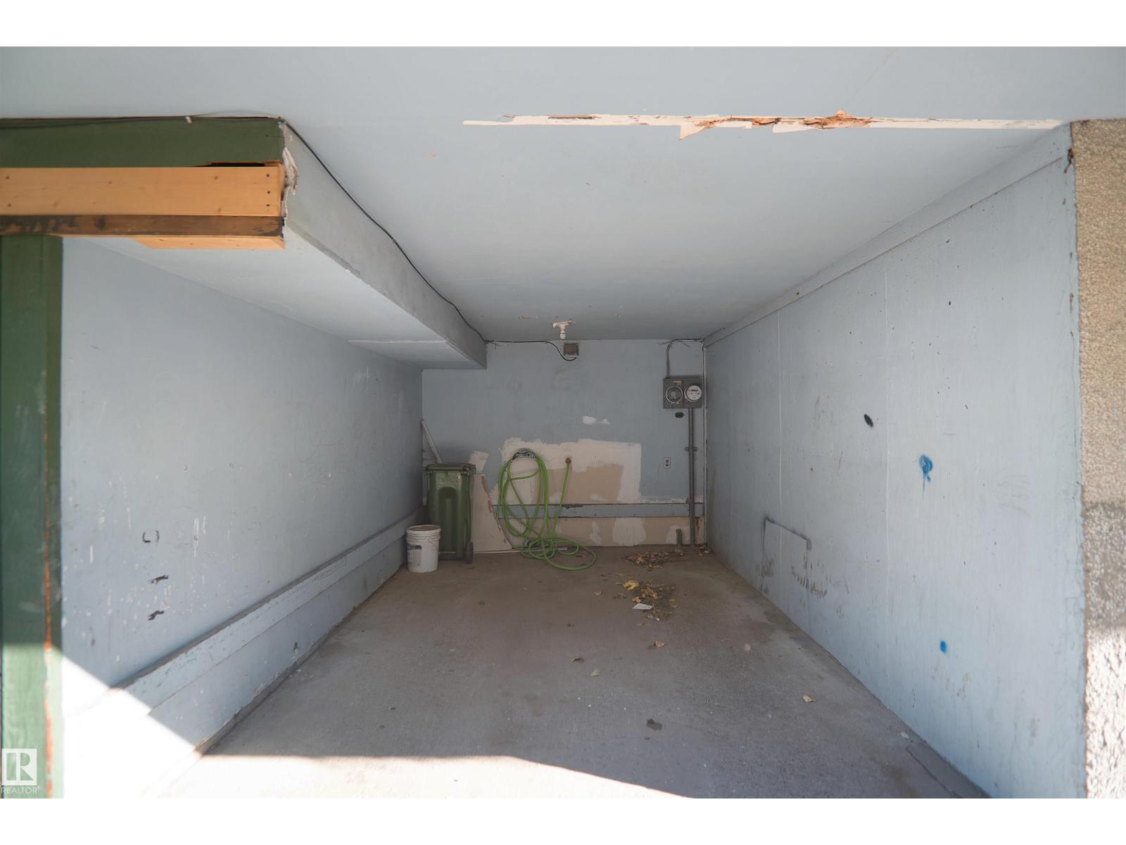 887 ABBOTTSFIELD RD NW