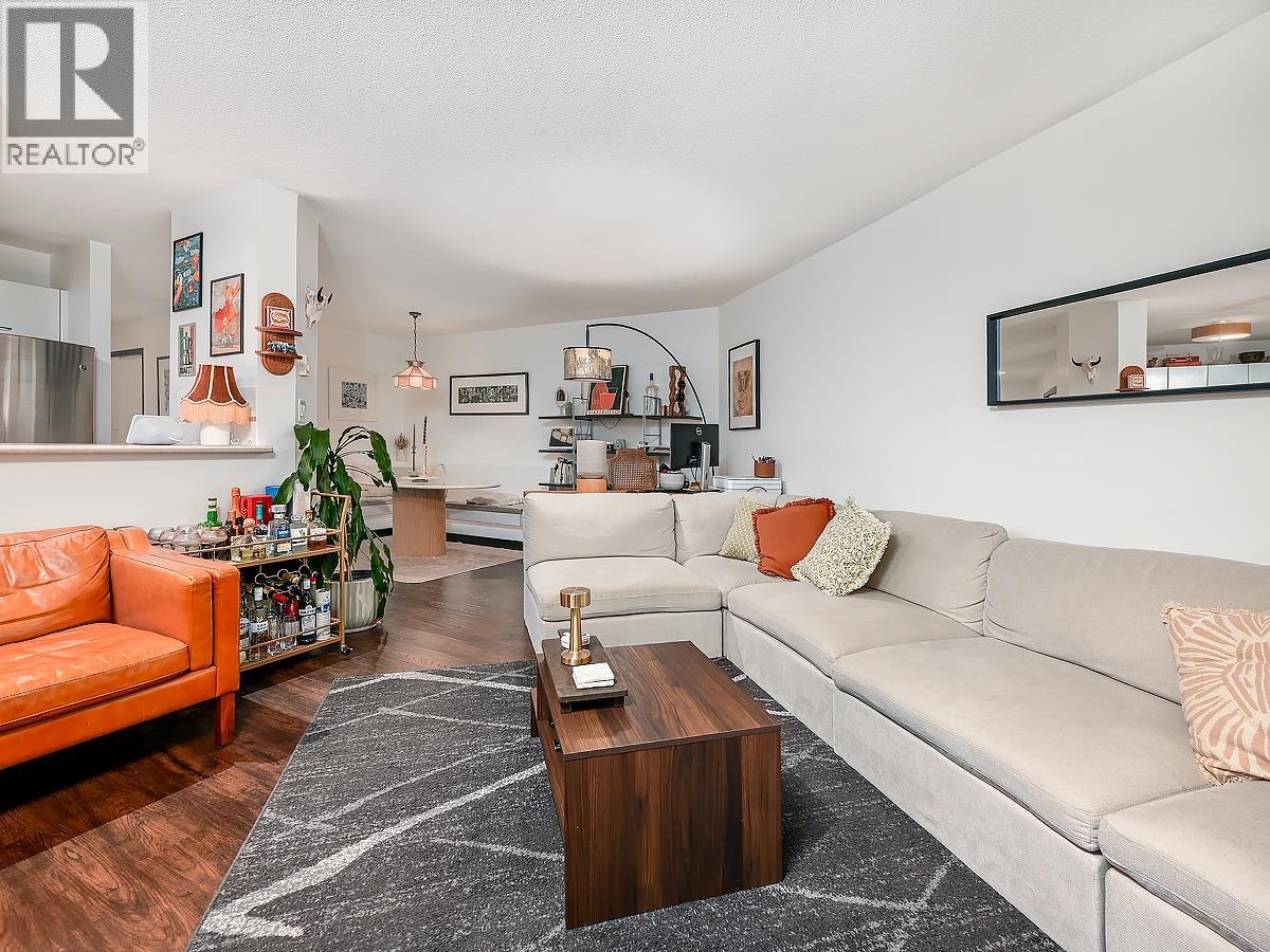 305 4425 HALIFAX STREET