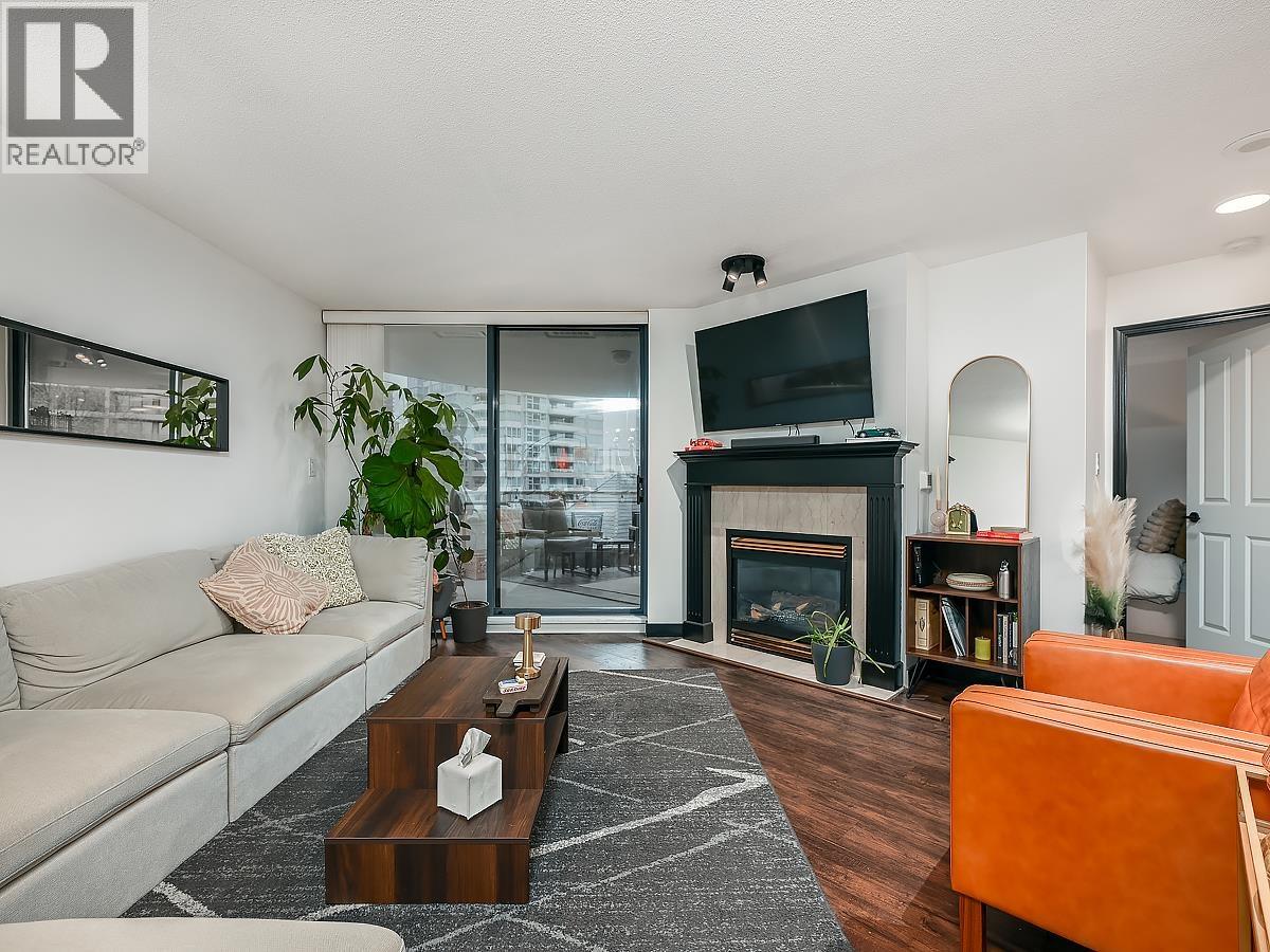 305 4425 HALIFAX STREET