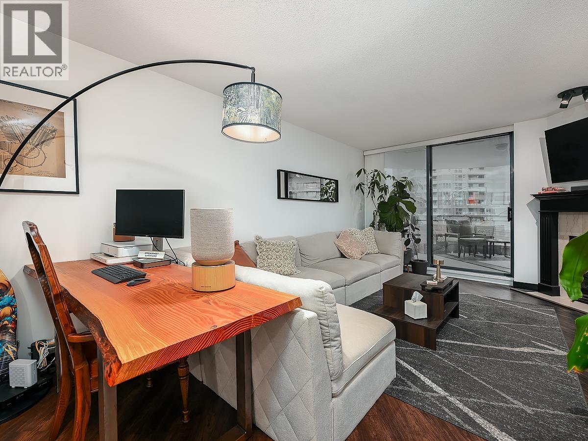 305 4425 HALIFAX STREET