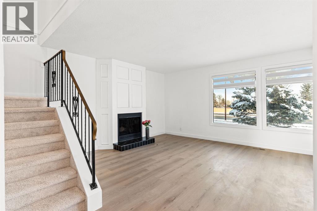 111 Macewan Glen Close NW