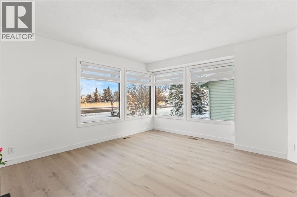 111 Macewan Glen Close NW