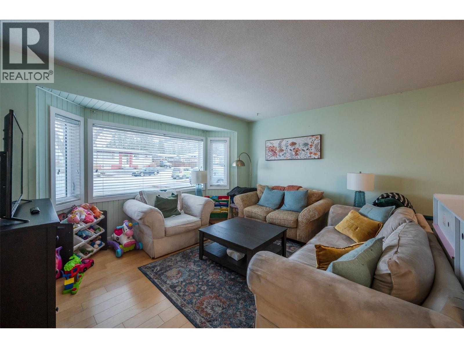 116 MCPHERSON Crescent