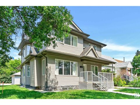 11458 79 AV NW Edmonton AB T6G0P6