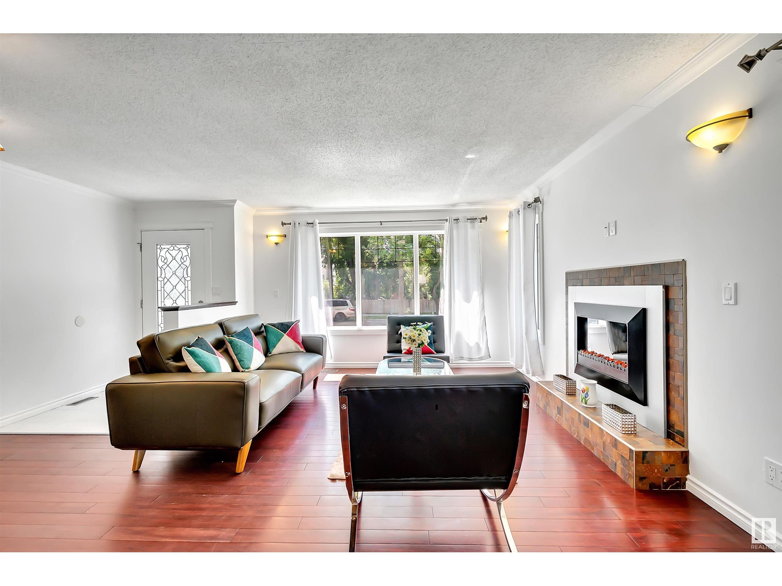 11458 79 AV NW
