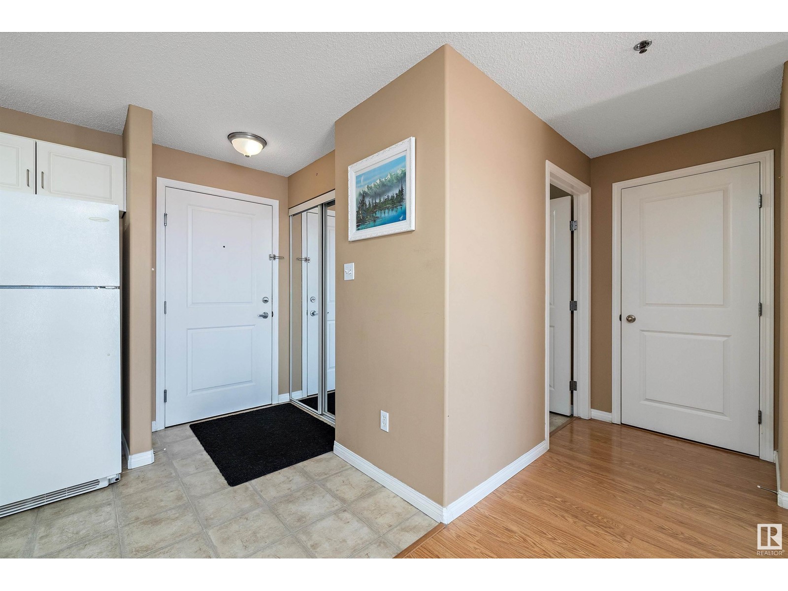 #332 2305 35A AV NW