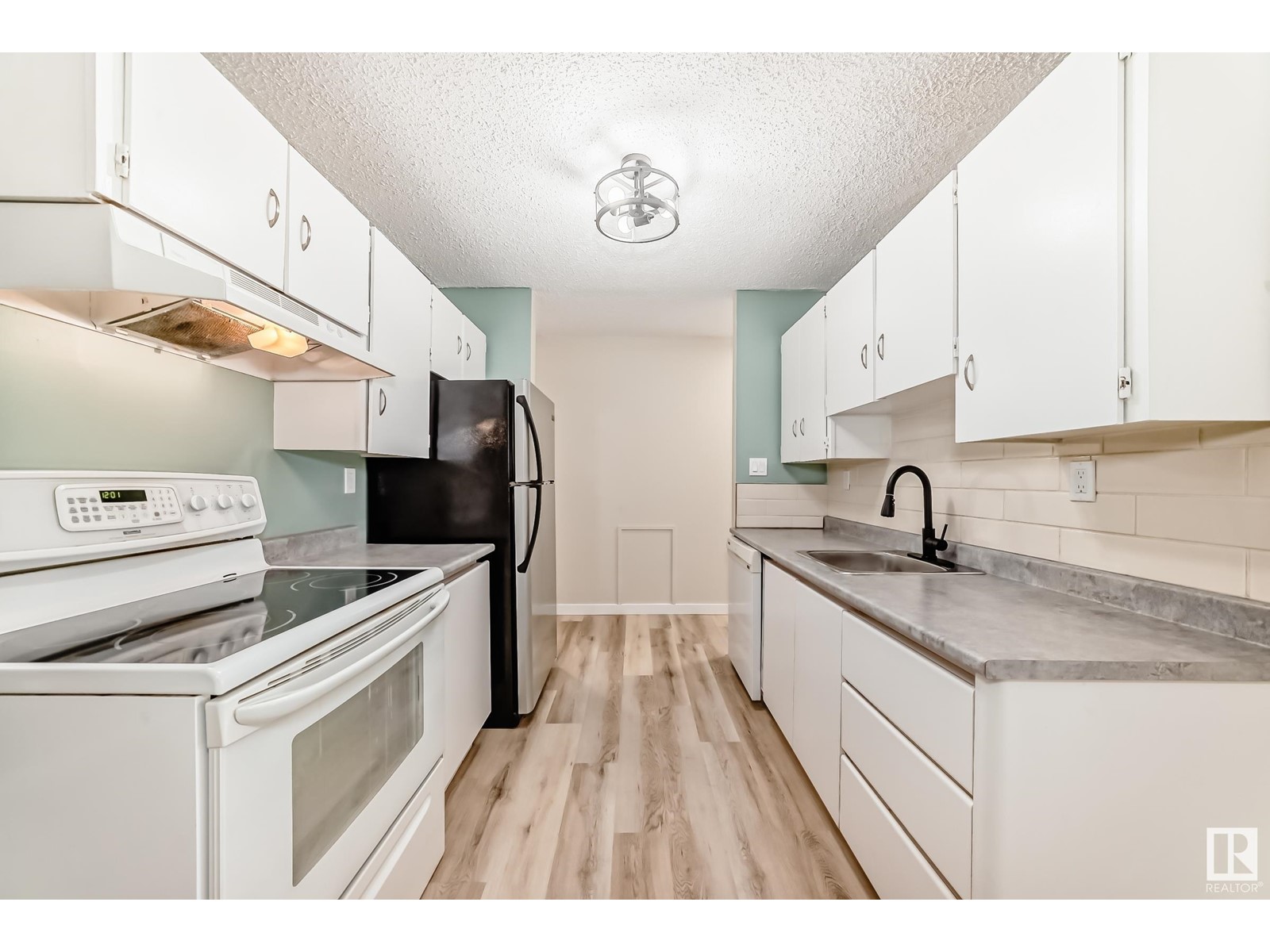 #108 10730 112 ST NW