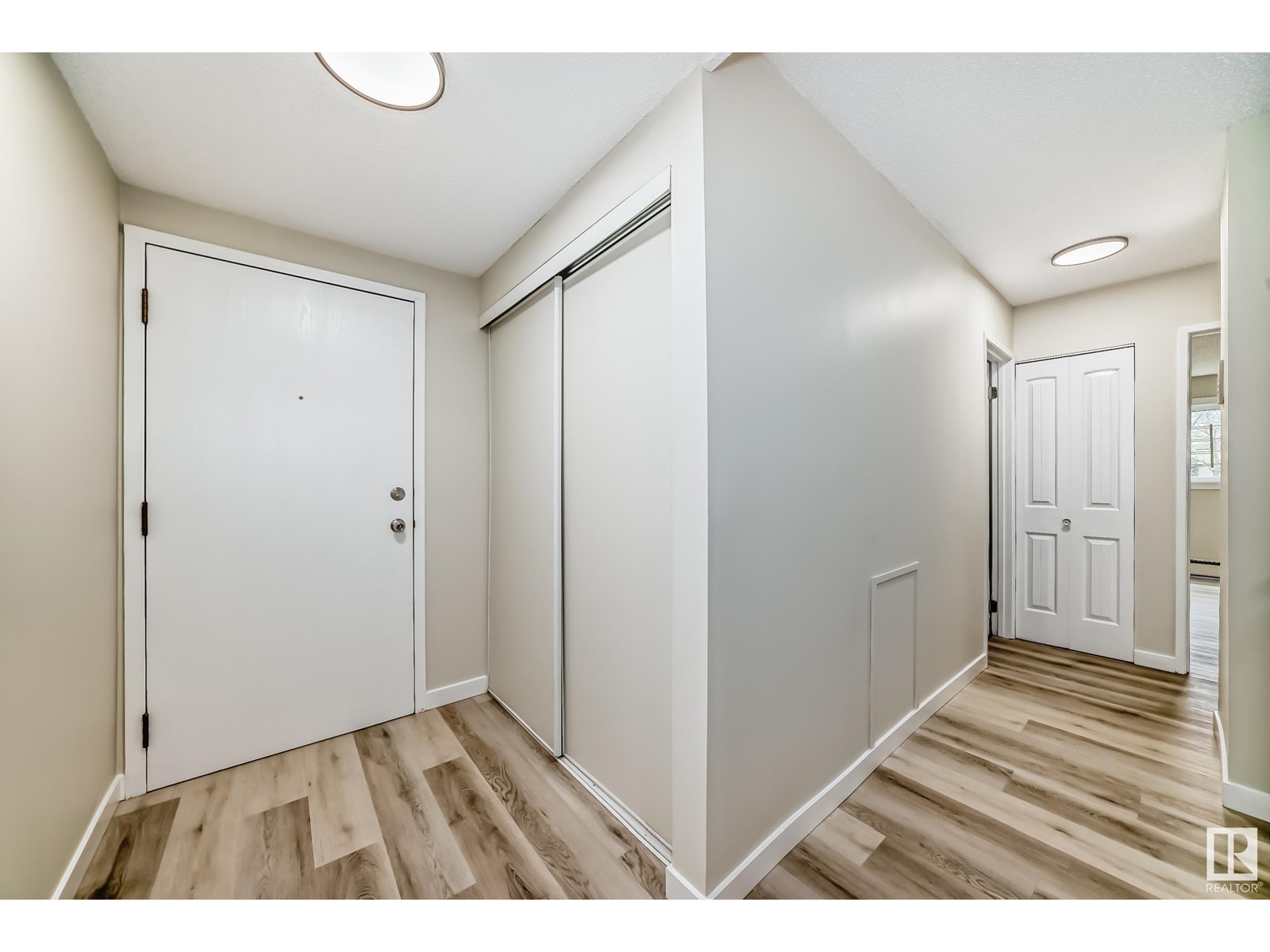 #108 10730 112 ST NW