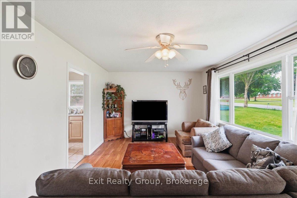 109 AIKINS ROAD - Photo 4