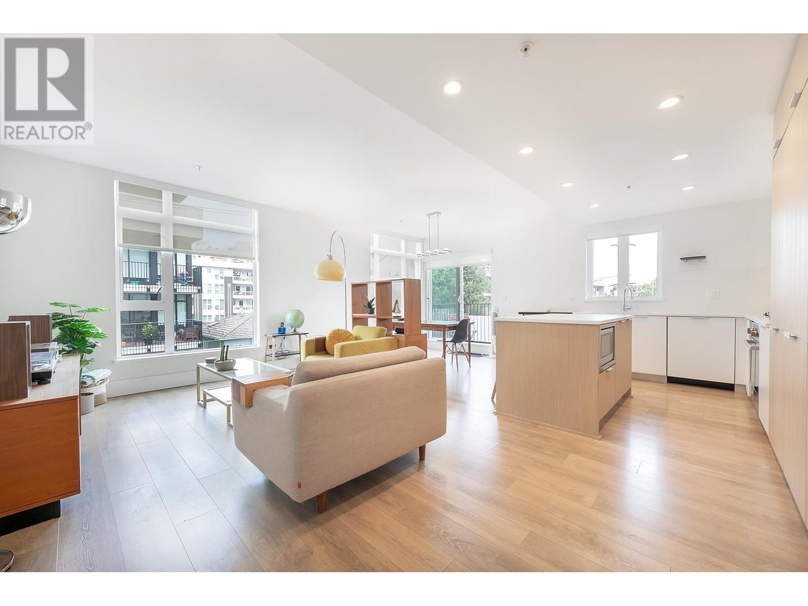 308 5085 MAIN STREET