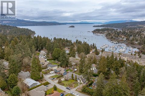 872 Brentwood Hts Central Saanich BC V8M1A8