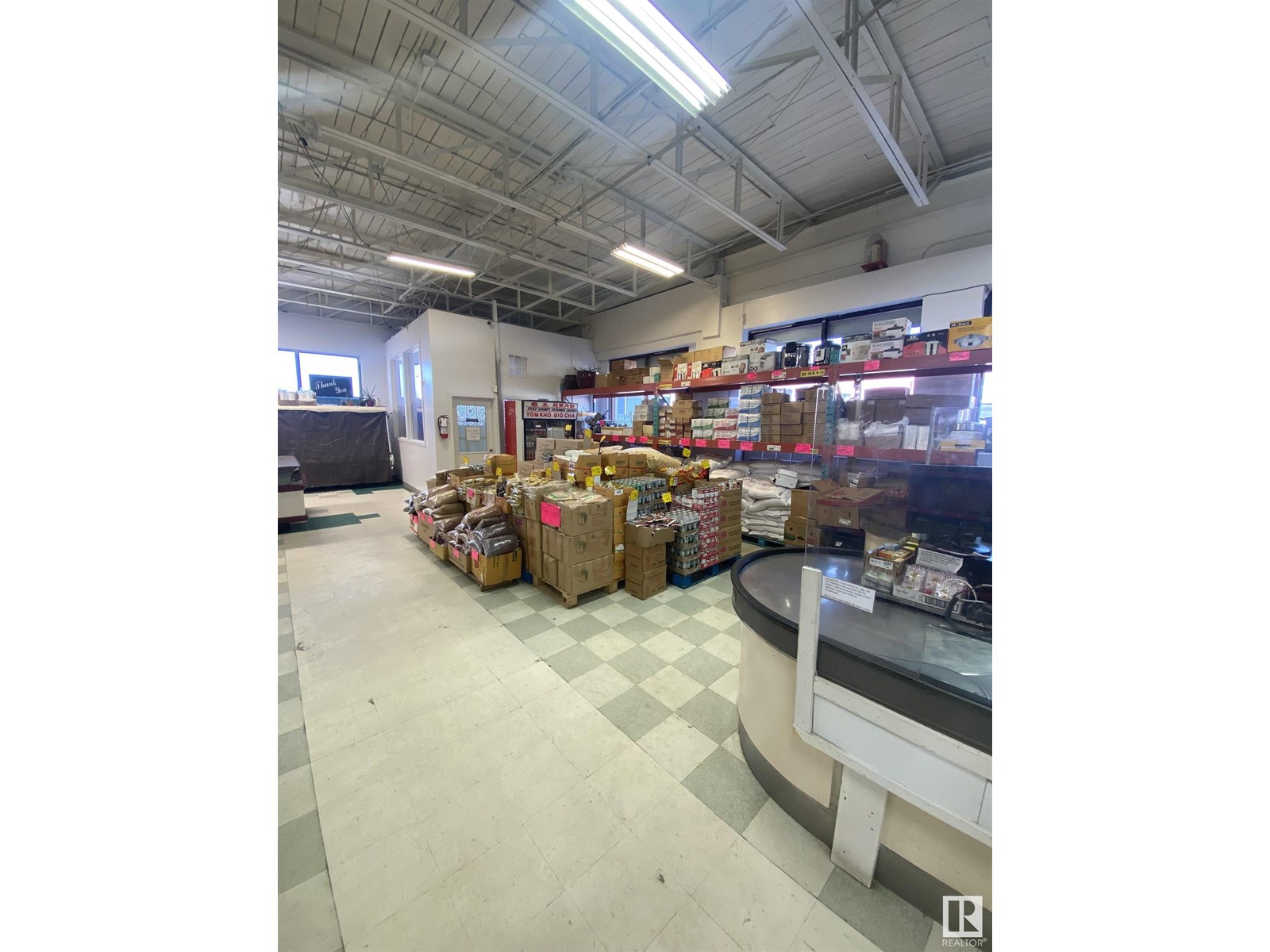 10718 98 ST NW