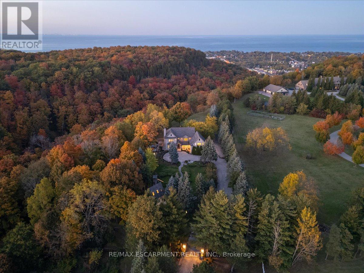 90 RIDGE ROAD W