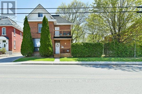 251 JOHN STREET N