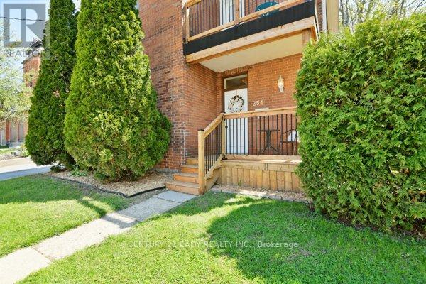 251 JOHN STREET N