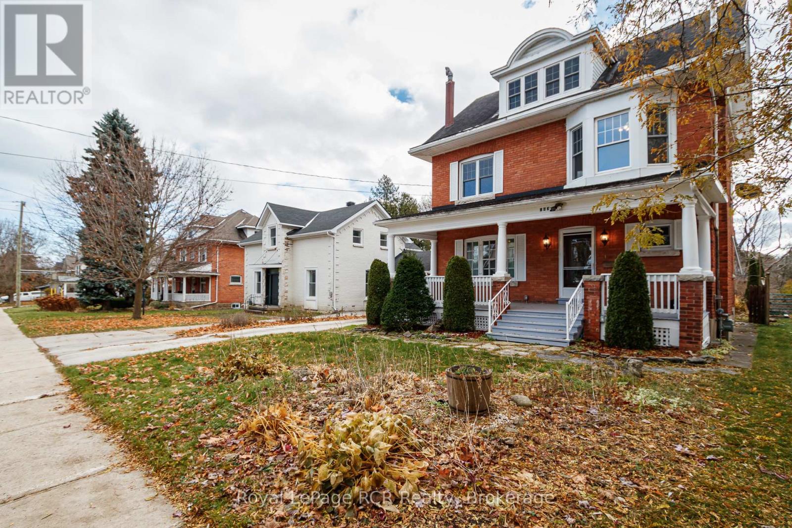 143 TROWBRIDGE STREET W