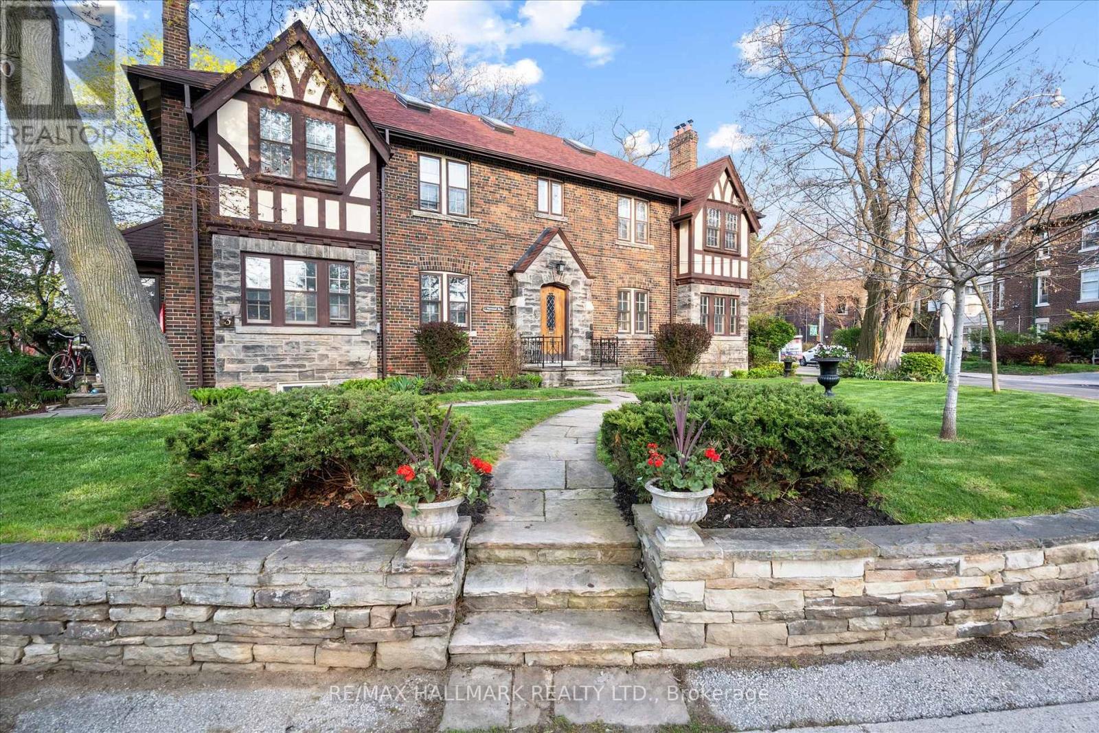 50 BENLAMOND AVENUE