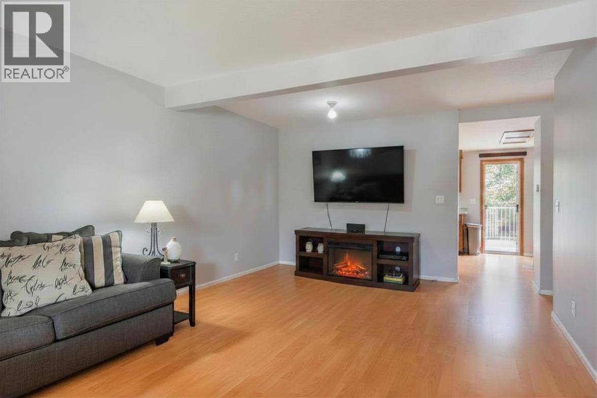110 CEDAR Avenue