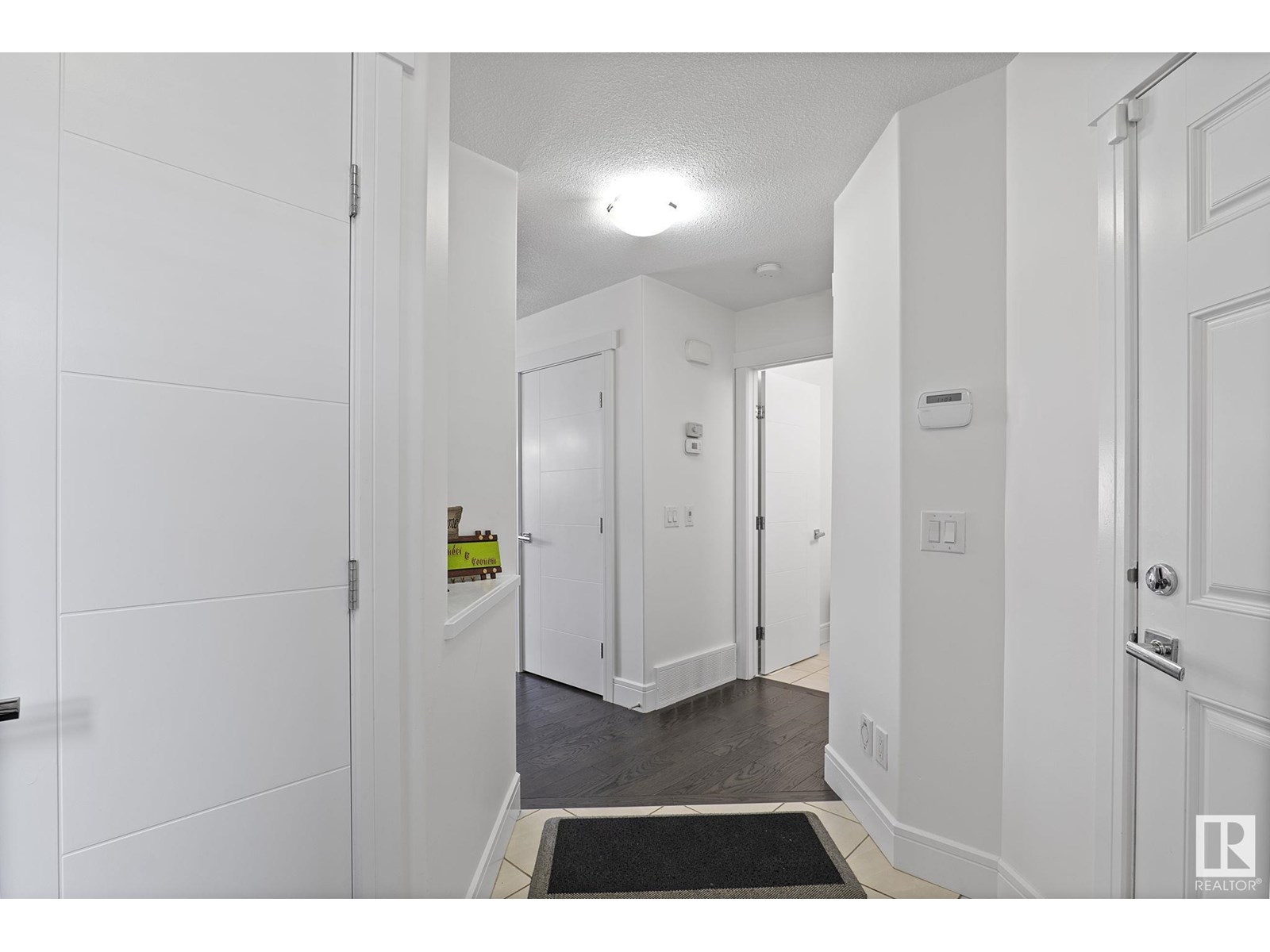 611 40 AV NW