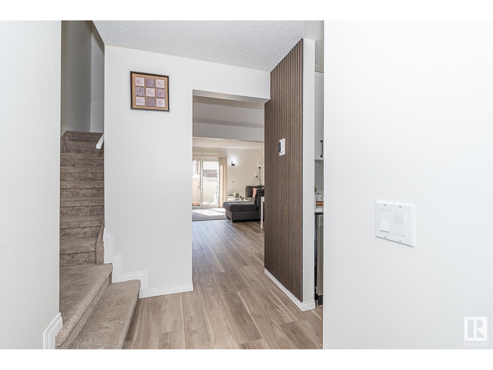 #43 13833 30 ST NW
