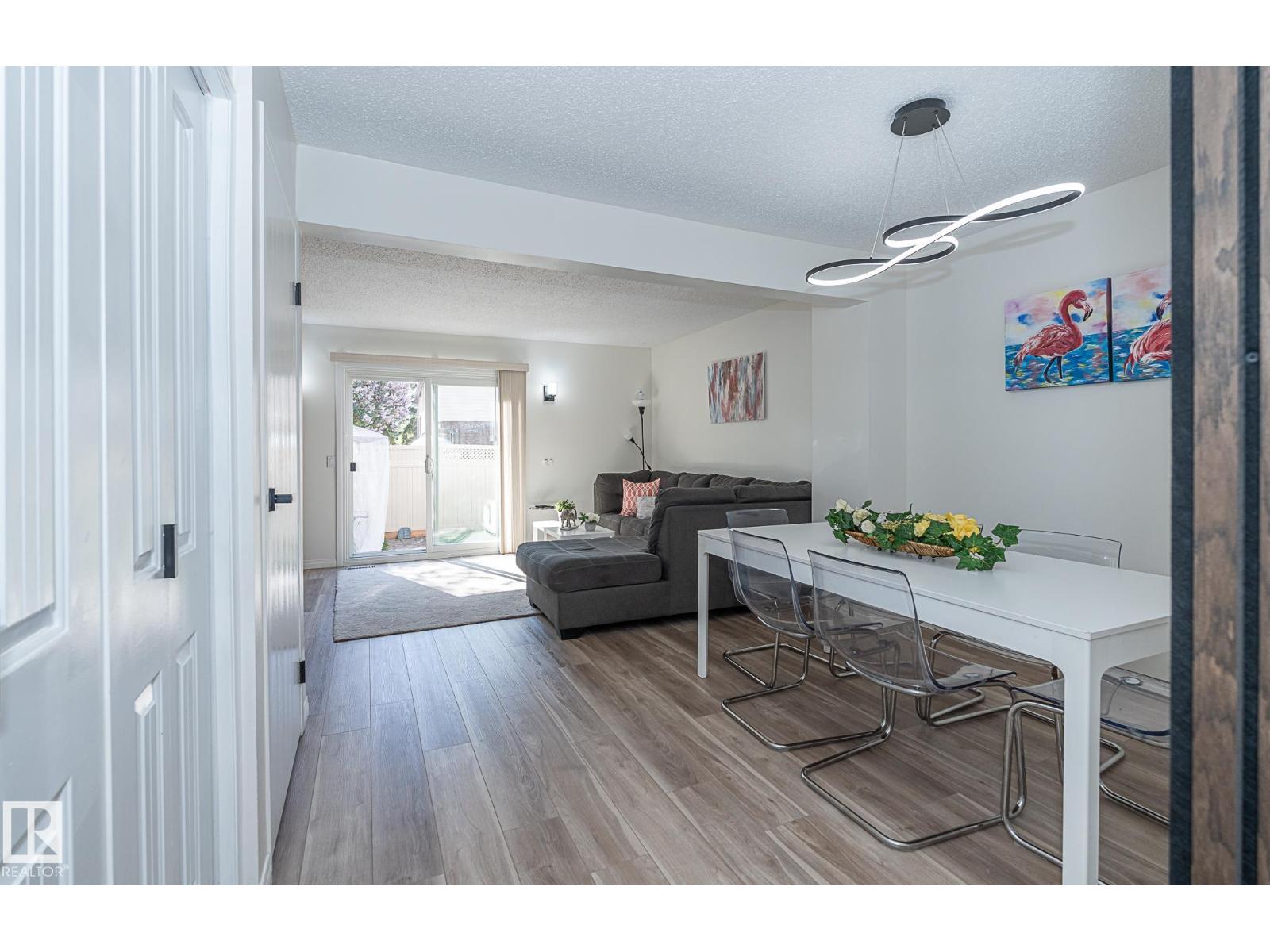 #43 13833 30 ST NW